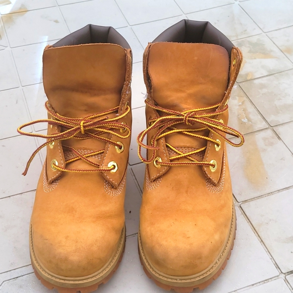 MEN'S TIMBERLAND® PREMIUM 6-INCH WATERPROOF BOOTS sz6
